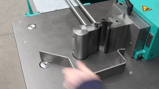 Applications and benefits of wire bending machines